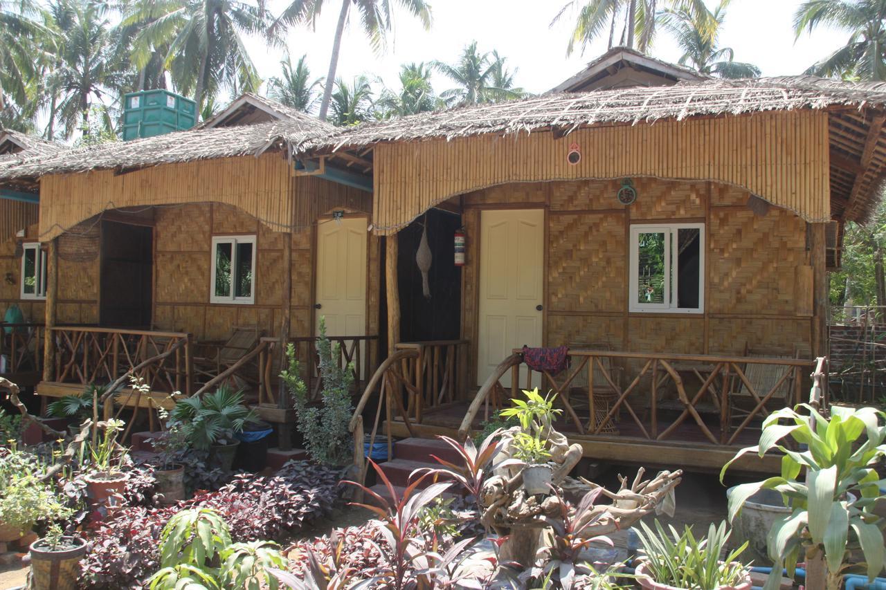 Soe Ko Ko Beach House & Restaurant Ngwesaung Luaran gambar