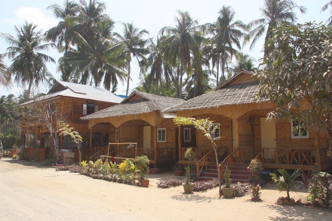 Soe Ko Ko Beach House & Restaurant Ngwesaung Luaran gambar